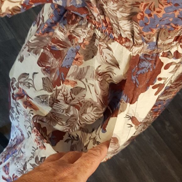 Ultra Pink Floral Top with Lace and Huge Pockets - Picture 4 of 10